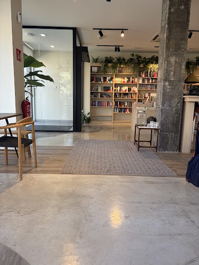 Fika Café Libros in Madrid
