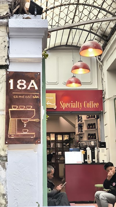 Interior of Ta Cà Phê 5(Local Specialty Coffee Roastery) in Hà Nội 10000