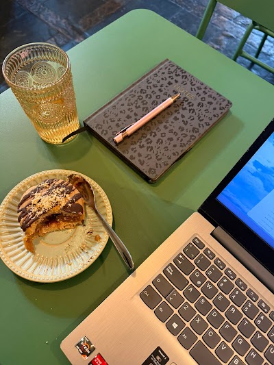 Origen Coffee House atmosphere