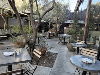Zinc Café & Bar atmosphere