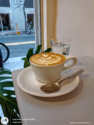 Cafe Delirante atmosphere