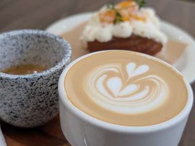 OMA Specialty Coffee atmosphere