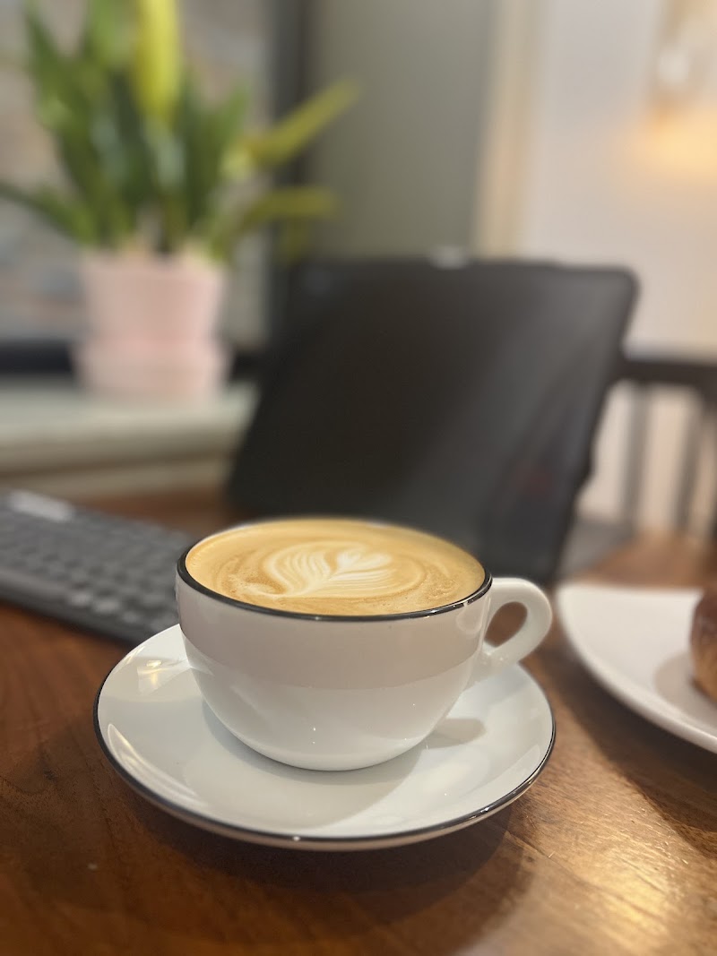 Deeper Roots Coffee atmosphere