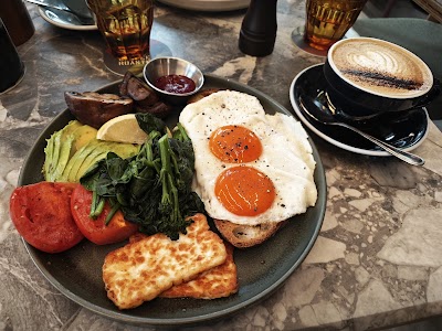 Common Man Coffee Roasters - Hong Kong atmosphere