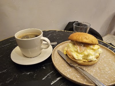 ŌKOFI CAFE atmosphere