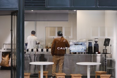 CAUTION HOT coffee roastery & café atmosphere