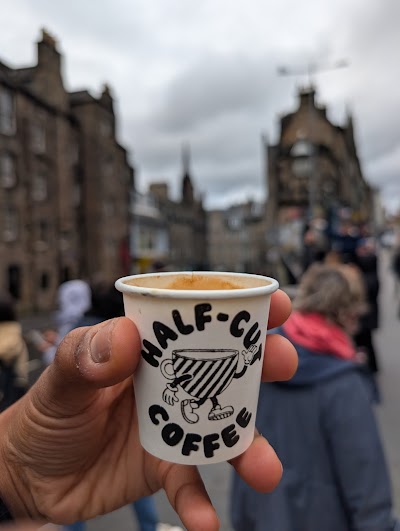 Half-Cut Coffee atmosphere