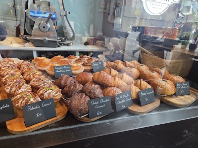 Bahar Bakery & Cafe atmosphere