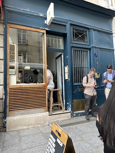 Minicafé Île Saint-Louis - coffeeshop, matcha and cookies atmosphere
