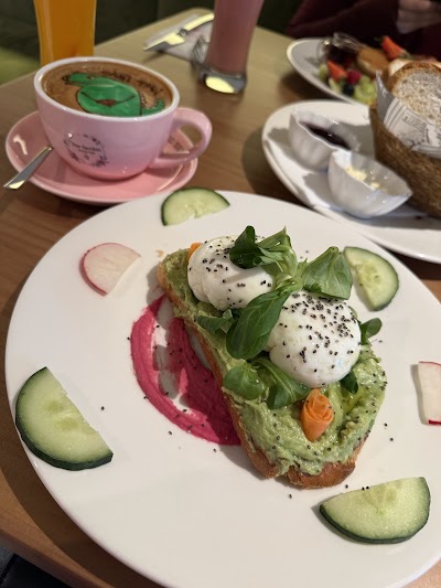 The Garden Brunch Café atmosphere