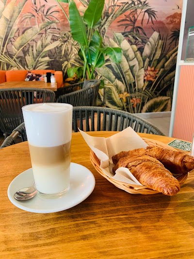 Sweet Corner brunch and coffee atmosphere
