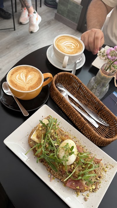 CAFÉ ANAYAD atmosphere