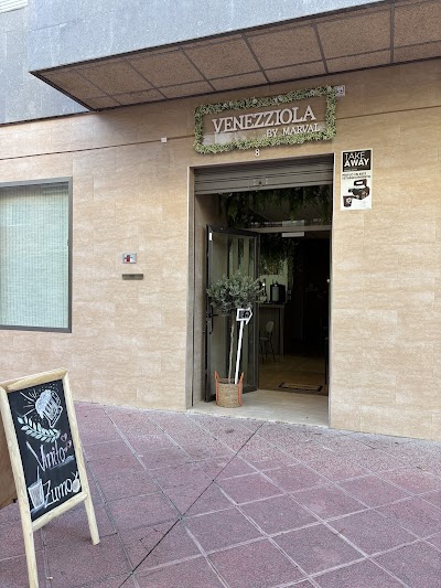 Interior of Venezziola Hub - Coffee in Murcia
