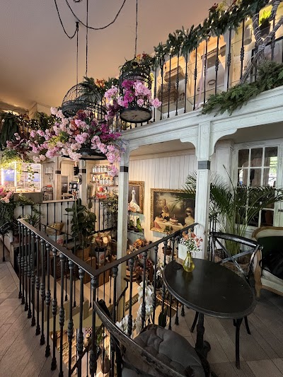 Salon Des Fleurs coffee