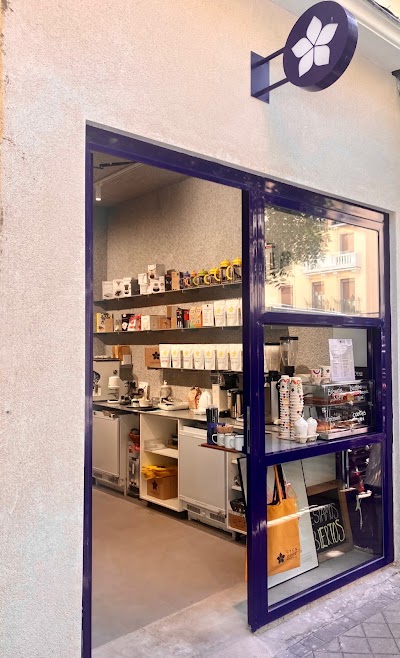 Cafe Guayacan atmosphere