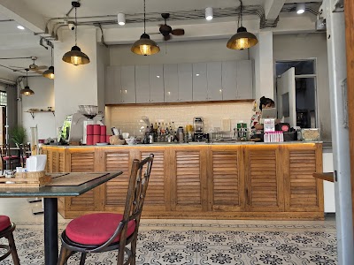 Duklong Cafe and Eat coffee