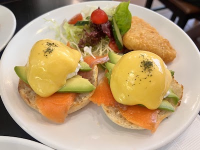 Brunch Club atmosphere