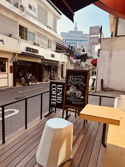 LENTO COFFEE ROASTERS atmosphere