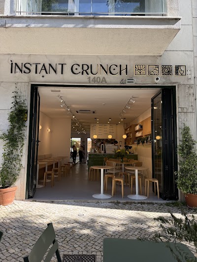 Interior of Instant Crunch Saldanha: Garden Brunch • Specialty Coffee in -232 Lisboa