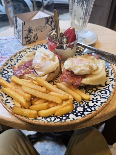 Saudade Café Brunch atmosphere