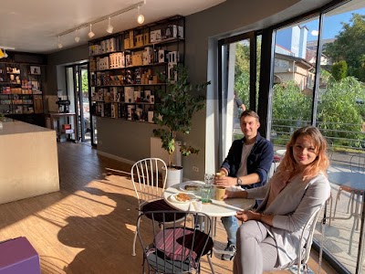Interior of Artisan Coffee Place in București
