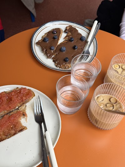 SAMBU’S COFFEE (café de especialidad y Brunch/specialty coffee and Brunch) atmosphere