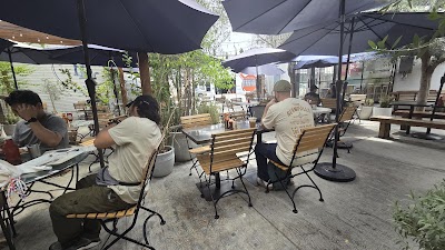 Larchmont Bungalow Cafe coffee