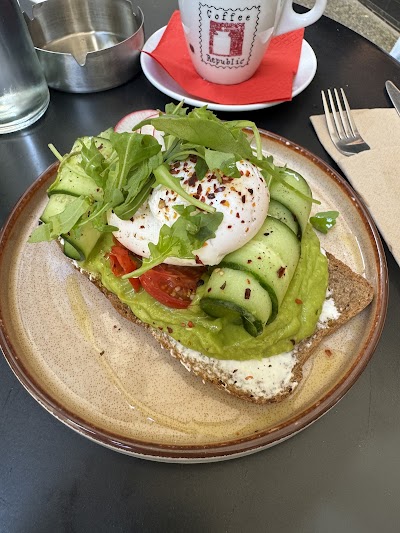 Greener Cafe Brunch atmosphere