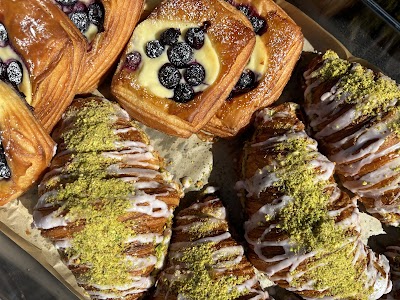 CoffeeShop | Bakery + Micro-Roastery atmosphere