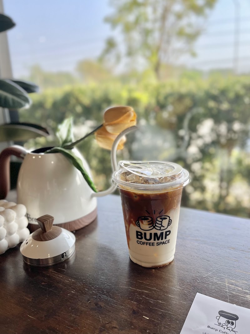 Bump Coffee Space atmosphere