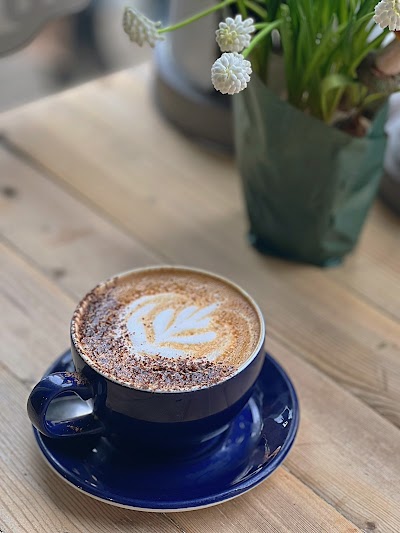 The Artisan Cakery - Coffee Shop atmosphere