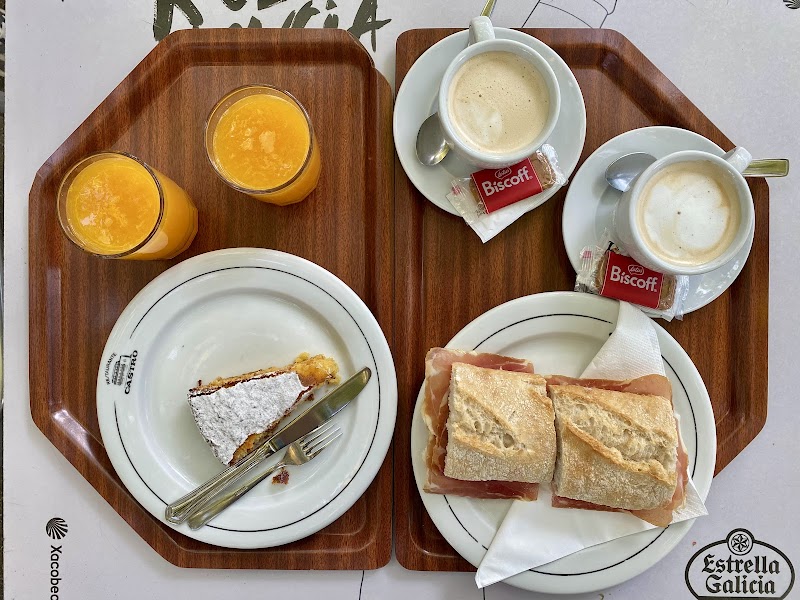Cafeteria Posada del Peregrino bar atmosphere