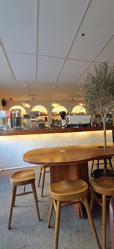 Bloome By Sasha | Brunch Sin Gluten Gótico coffee