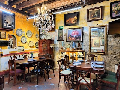 Celias Café atmosphere