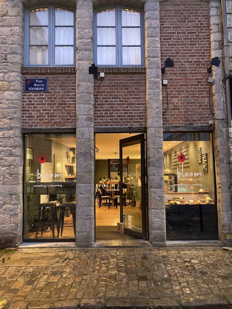 Bloom Café in 10 Pl. Maurice Schumann