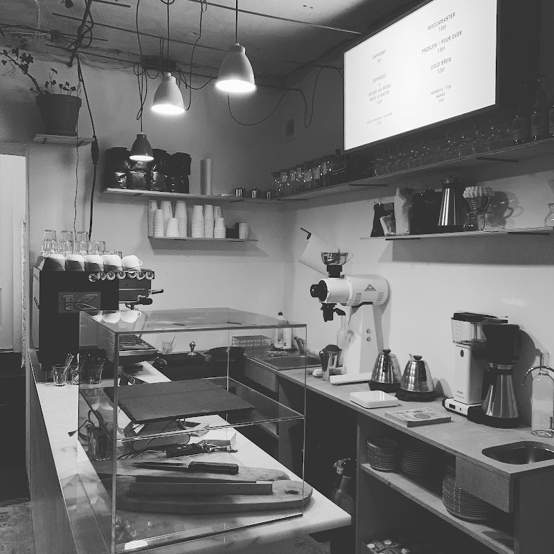 HAŁAS Coffee+Vinyl in Warsaw