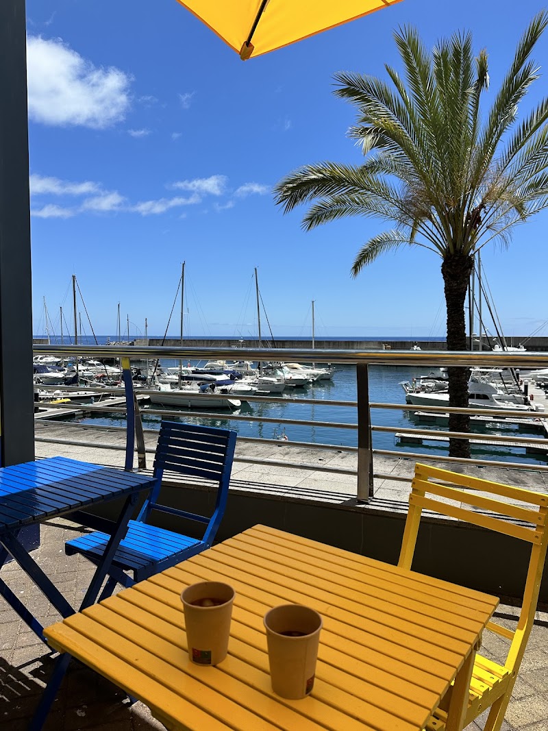Gato Legal Coffee Roastery Kiosk in Quiosque 2B Calheta Beach