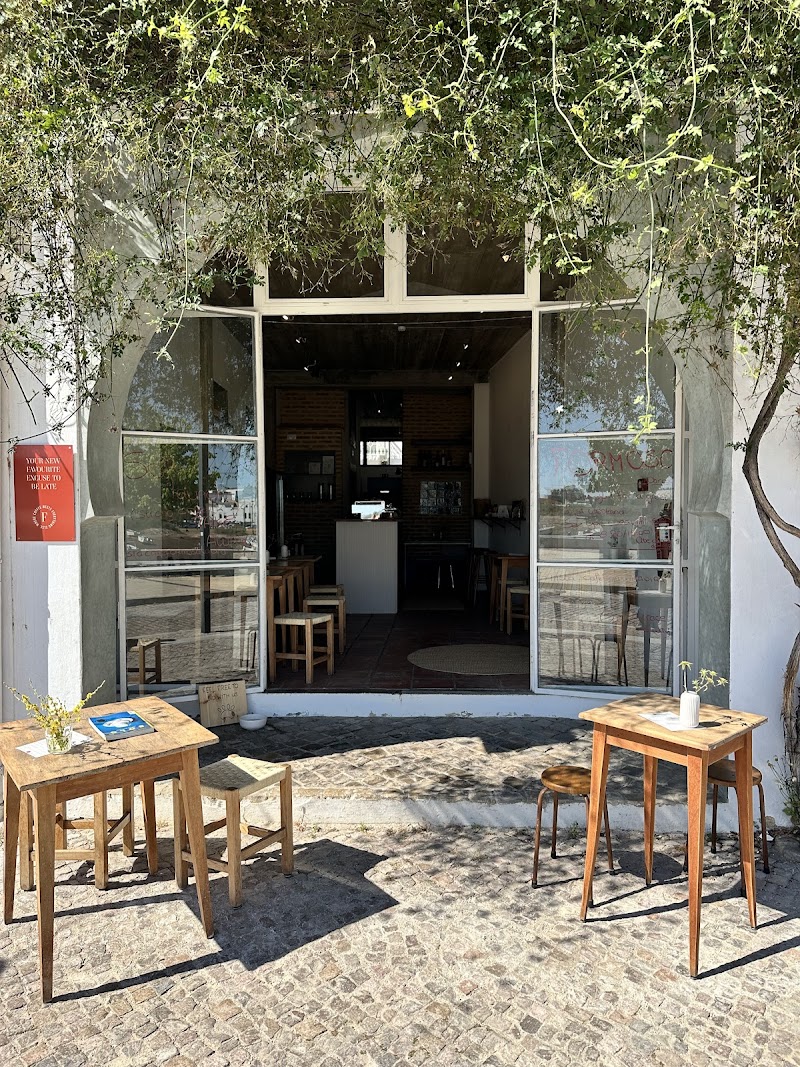 Café Formosa in R. José Pires Padinha 180