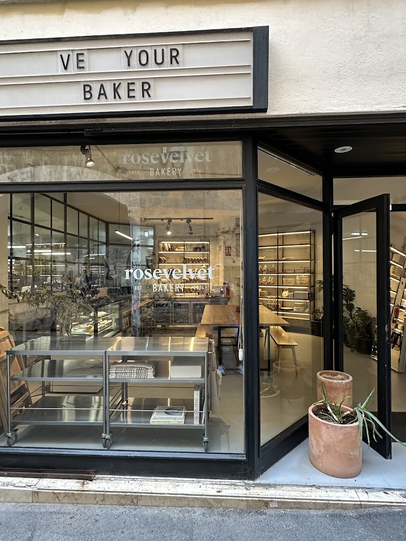Rosevelvet Bakery in 15