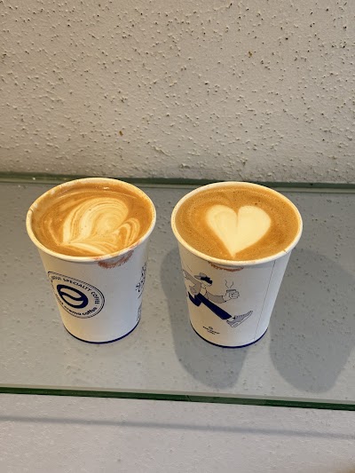 East Crema Coffee Conde atmosphere