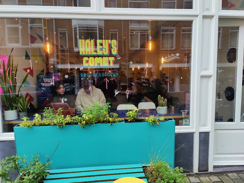 Haley's Comet Breakfastclub in Piet Heinstraat 133