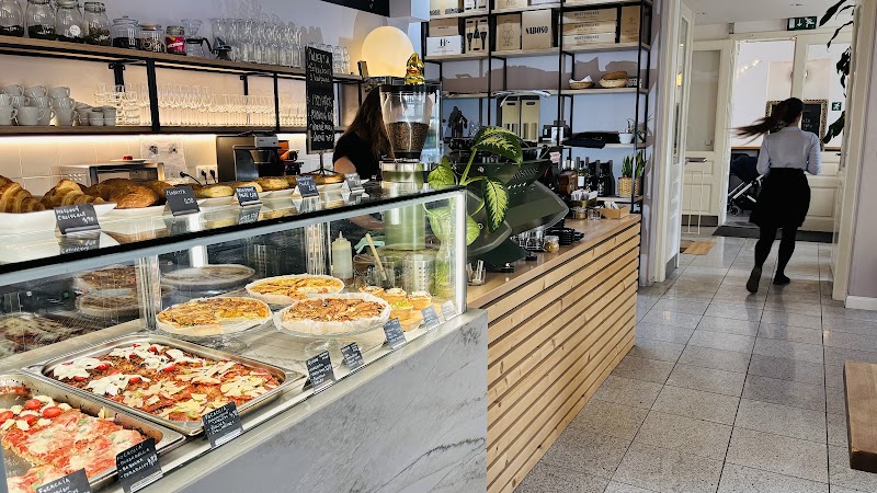 Café Opera in Jesenského 2