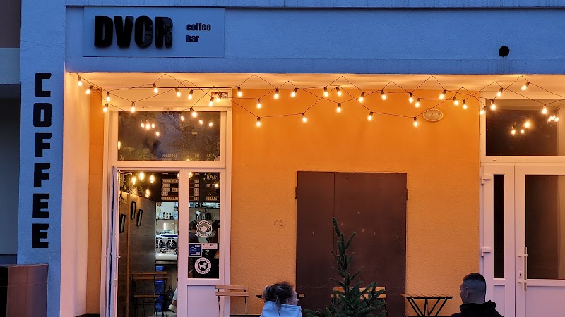 Dvor