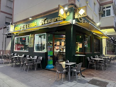 Cafetería Hungría atmosphere