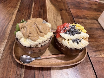 AMAZONIA ACAI LA LATINA atmosphere