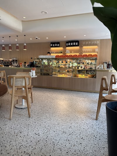Locals Coffee and More atmosphere