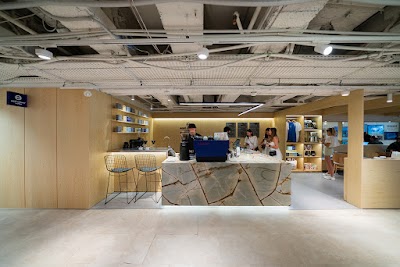 East Crema Coffee Castellana (Specialty Coffee Madrid) atmosphere