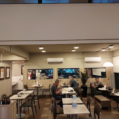 Café Caliente atmosphere