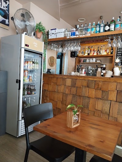 Jolly bar ibiza atmosphere