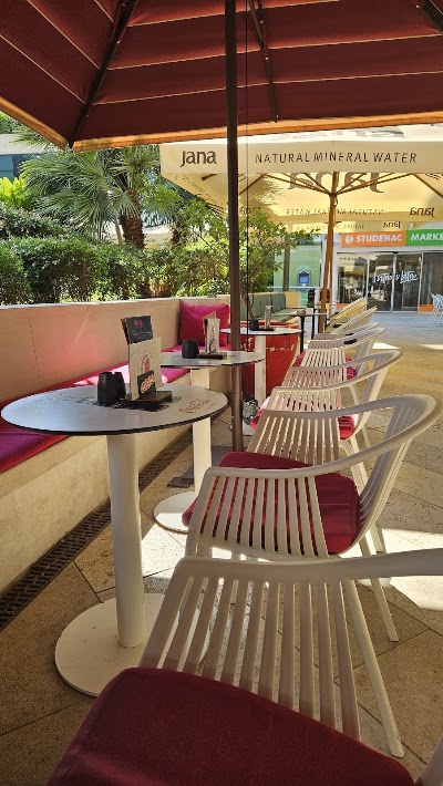 Caffe Bar Brazil Dvori atmosphere